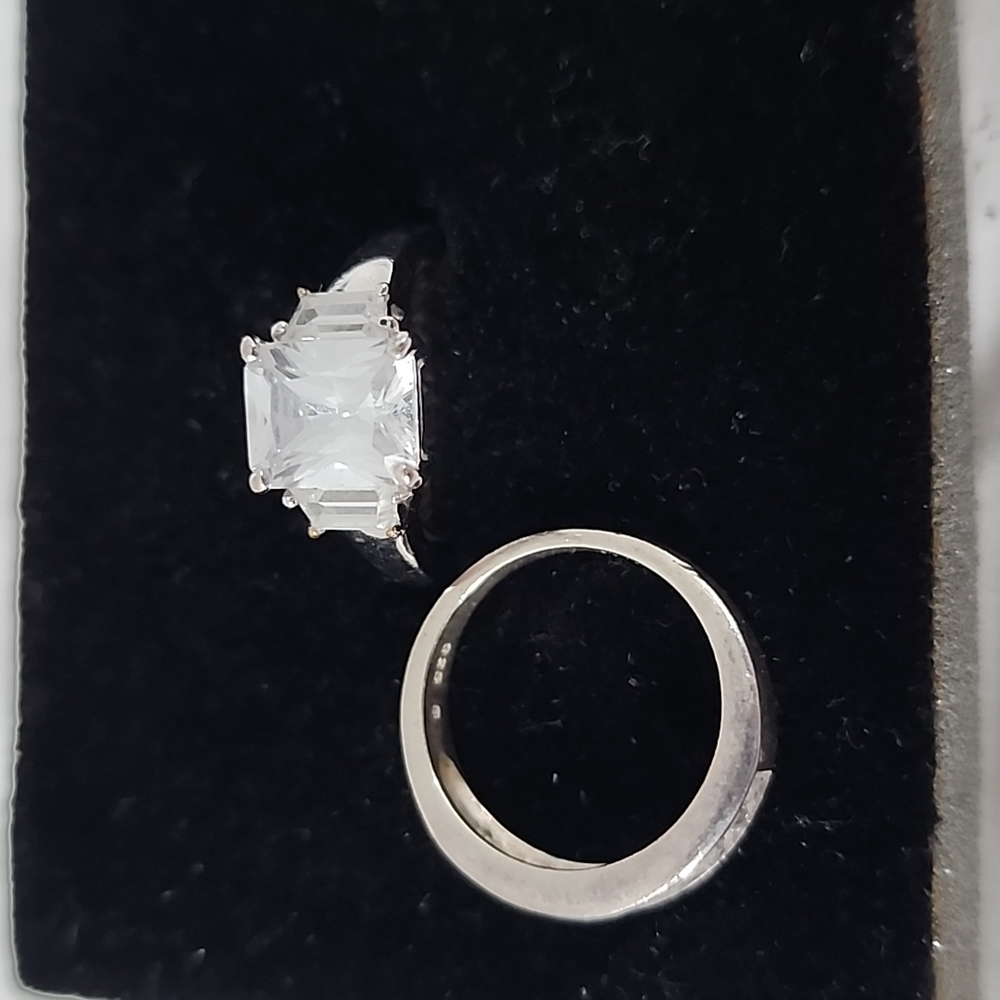 Emerald Shape Engagement Ring Set - image 4